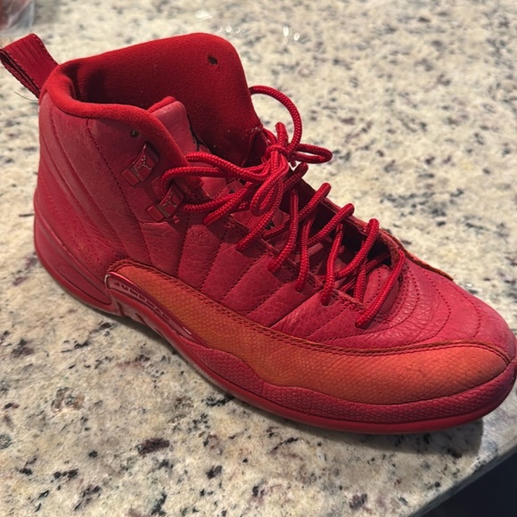 Jordan 12 size 9 men’s - Picture 1 of 4